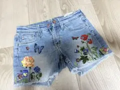 H&M 花柄刺繍 デニムショートパンツ