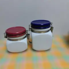 陶器製食品保存容器2個大小セット 赤 青　PAT.PEND.　キャニスター