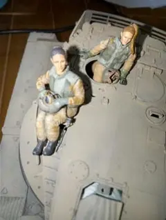 1/35 IDF イスラエル女性兵 フィギュア塗装済2体セットのサムネイル
