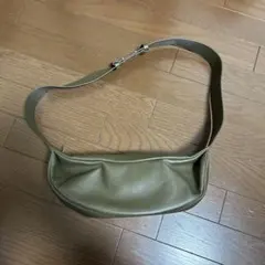 男女兼用　コス　ショルダーバッグ　本革