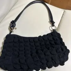 ブラック 立体的テクスチャー ショルダーバッグ