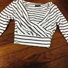 ボーダーショート丈トップス