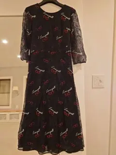 黒長袖ワンピース　赤メガネ柄　Мサイズ