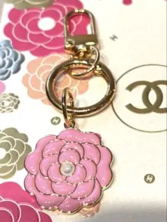 CHANEL シャネル 2026 母の日 カメリア 限定 チャーム 1個 - メルカリ