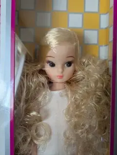 未開封 リカちゃんキャッスル 姫カット 縦ロール 金髪 2013年 - メルカリ