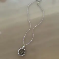 パールとビーズの円形ペンダントネックレス