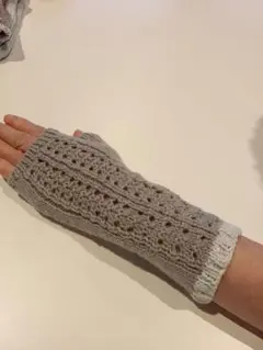 手編みレーシー模様のハンドウォーマー　ハンドメイド