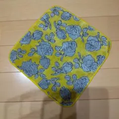【新品】黄色と青の花柄のタオルハンカチ