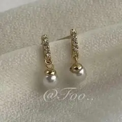 ゴールド　ゴールド パール ストーン ピアス　揺れる　小ぶり　清楚　上品　人気
