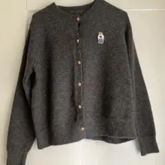 ダークグレー ボタン付きカーディガン