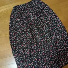 LOVE TOXIC 花柄プリーツスカート