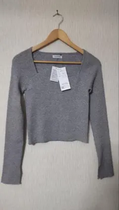 新品■ ラメ入りショート丈スクエアネックニット　Mサイズ