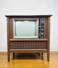 昭和レトロ カラーテレビ（実働品／インテリア／アンティーク） - メルカリ
