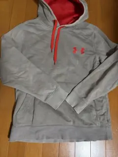 UNDER ARMOUR グレー/レッド パーカー SM