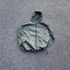 ナイロンジャケット ユニクロ