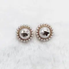 パールと星モチーフのイヤリング