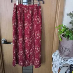 ゥ゙ィンテージカネコイサオ赤 花柄 ボタン付き ロングスカートのサムネイル