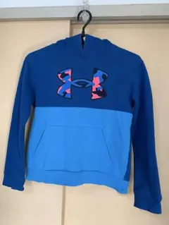 Under Armour カモフラージュパーカー　ＹＭＤ