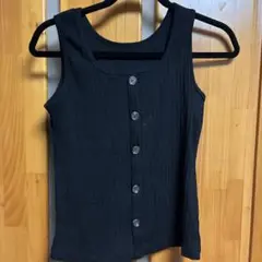 GU ブラック タンクトップ ボタン付き