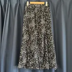 アースミュージックエコロジー　花柄スカート　新品⭐︎未使用