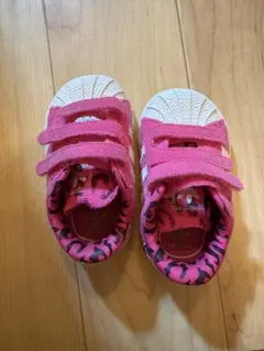adidas ピンク スニーカー ベルクロ