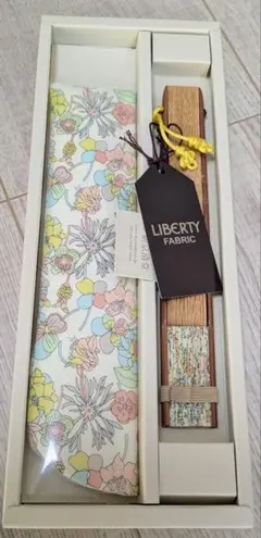 LIBERTY FABRIC 花柄扇子 新品未使用タグ付き