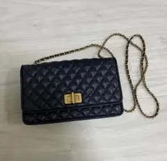 ✨美品✨CHARLES & KEITH クレシダ キルティング クラッチ 黒