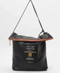 THEATRE PRODUCTS フェイクレザーファンデーションショルダーバッグのサムネイル