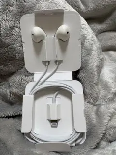 Lightning接続 有線イヤホン ホワイト