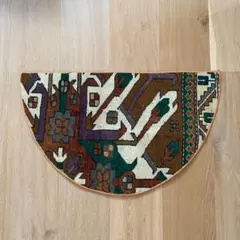 トルコ　半円型ヴィンテージラグ