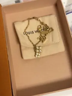 Louis Vuitton フラワーチャーム ブレスレット 正規品のサムネイル