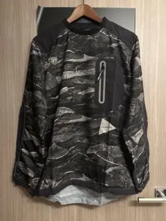 and wander printed vent pullover サイズ4