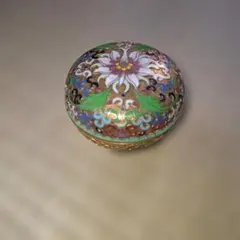 七宝焼 蓋付き 香合・小物入れ 合子・茶道具・花草文・金属工芸・置物