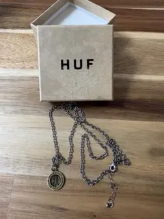 HUF メダル型ネックレス 調整可能