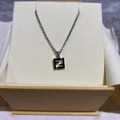FENDI FFロゴネックレス