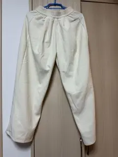 クリーム色コーデュロイワイドパンツ