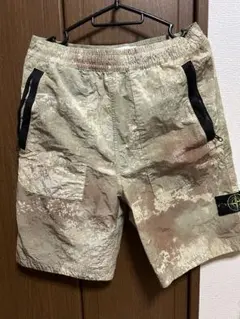 Stone Island ショートパンツ【新品未使用】のサムネイル