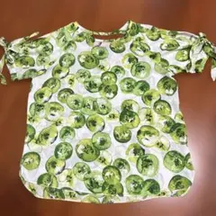 キウイ柄 半袖ブラウス 袖リボンのサムネイル
