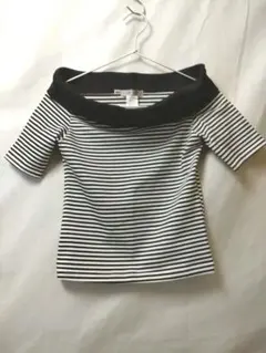 値下げ！ ❤️ ByeBye オフショルダー タートル カットソー ボーダーのサムネイル