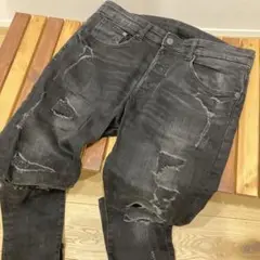 H&M ブラックデニム　ジーンズ　スミクロ　ダメージ加工　パッチワーク　墨黒