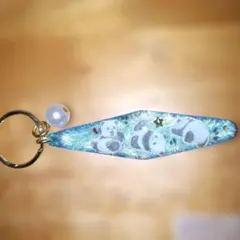 パンダと花のデザイン キーホルダー
