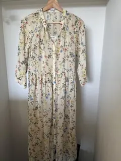 花柄ワンピース　グローバルワーク　夏　シフォン