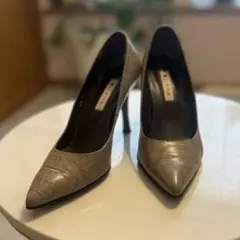 美品】DIANA クロコ型押し ポインテッドトゥ パンプス 23 グレージュ