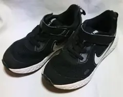 Nike Revolution ブラック スニーカー