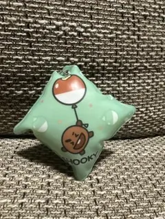 くら寿司　BT２１　クッション型チャーム　SHOOKY