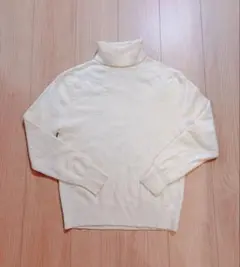 ユニクロ　カシミア100% タートルネックニットセーター　Mサイズ　オフホワイト