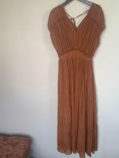 美品】NATURAL BEAUTY BASIC サテンプリーツワンピース M - メルカリ