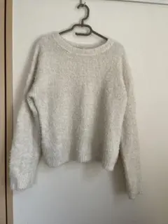 ホワイトふわふわニット 長袖