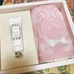 【新品未使用】ジル・スチュアート　ハンドクリーム　タオル　ギフト