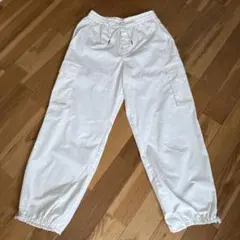 GU ホワイト カーゴプルオンパンツ